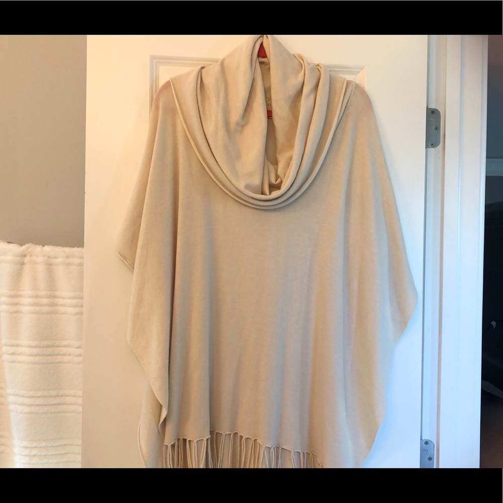 Lovestitch ivory cozy poncho/wrap